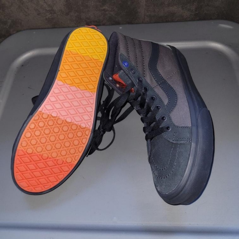 Men's Vans size 5.5